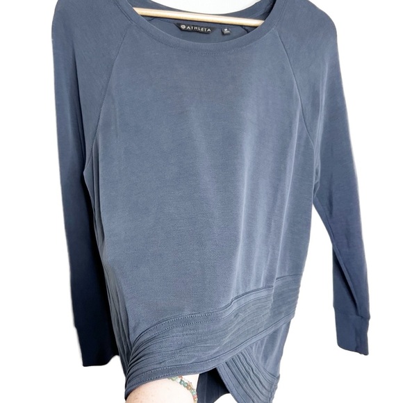 Athleta Women's Serenity Criss Cross Grey Crewneck Athletic Sweatshirt Sweater - Picture 5 of 16
